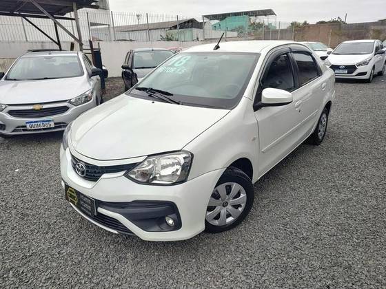 TOYOTA ETIOS 1.5 XS 16V FLEX 4P MANUAL TOYOTA ETIOS 1.5 XS 16V FLEX 4P MANUAL